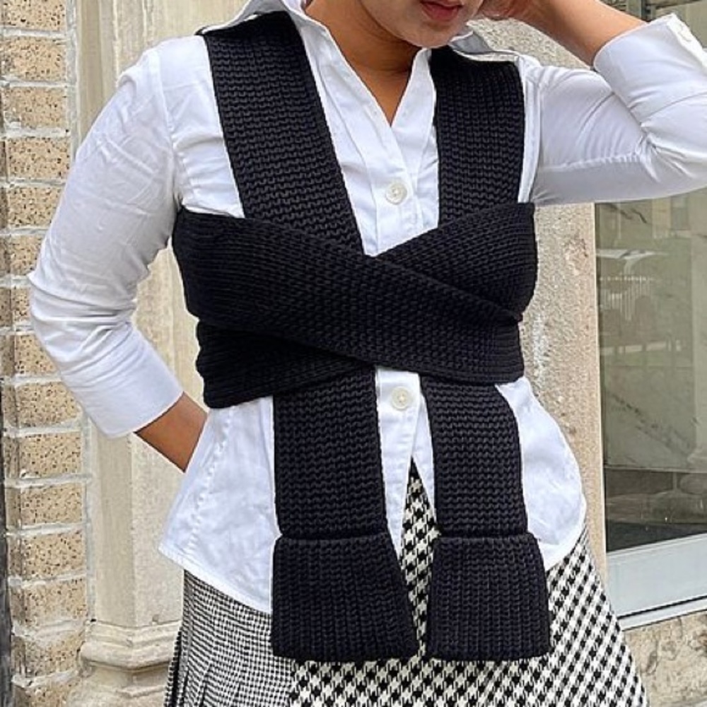 Nanu top black wrap top